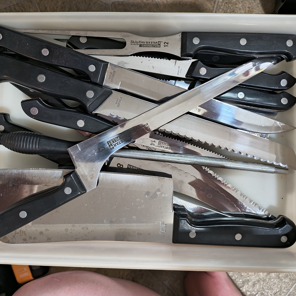 Showtime Sixstar Knife Collection